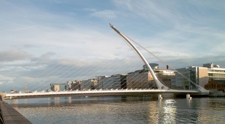  Samuel Beckett Bridge, Dublin [Image from Wikimedia Commons. Photo by William Murphy]. 